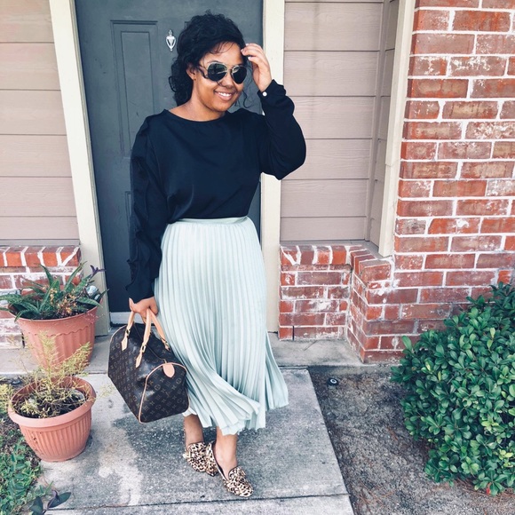 Meet your posher! - Picture 5 of 17